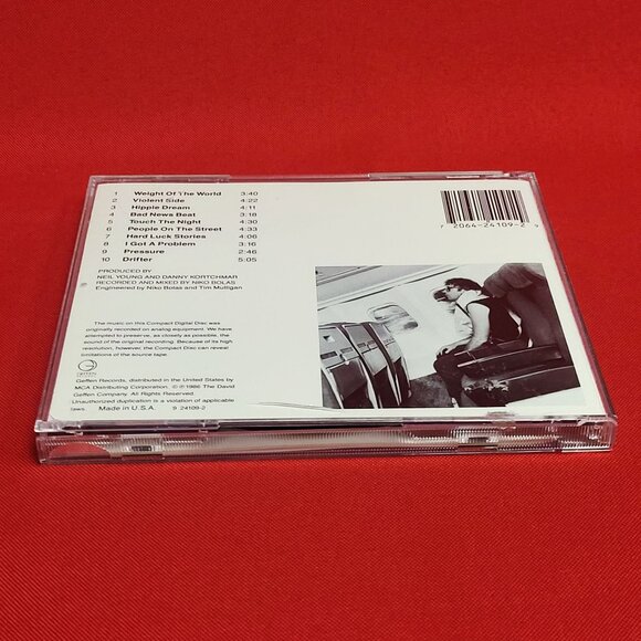 Neil Young Landing on Water CD 1986 - Picture 4 of 8